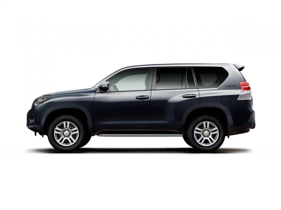  Toyota Land Cruiser Prado 150 60th Anniversary 2011 года  (фото 3 из 15)